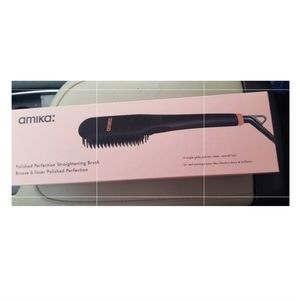 Amika straightening brush